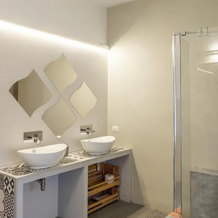 Minimal Chic 3*