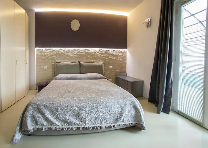 Minimal Chic Guest house